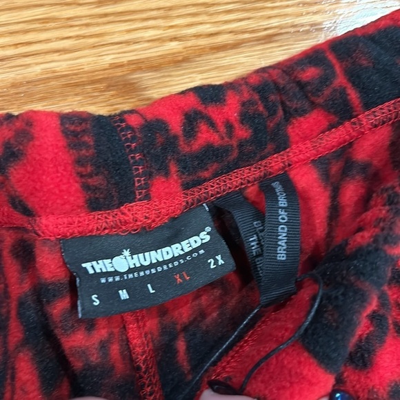Rare The Hundreds freedom fighters Resist Sweatpants Red/black men’s size xl new - Picture 4 of 10
